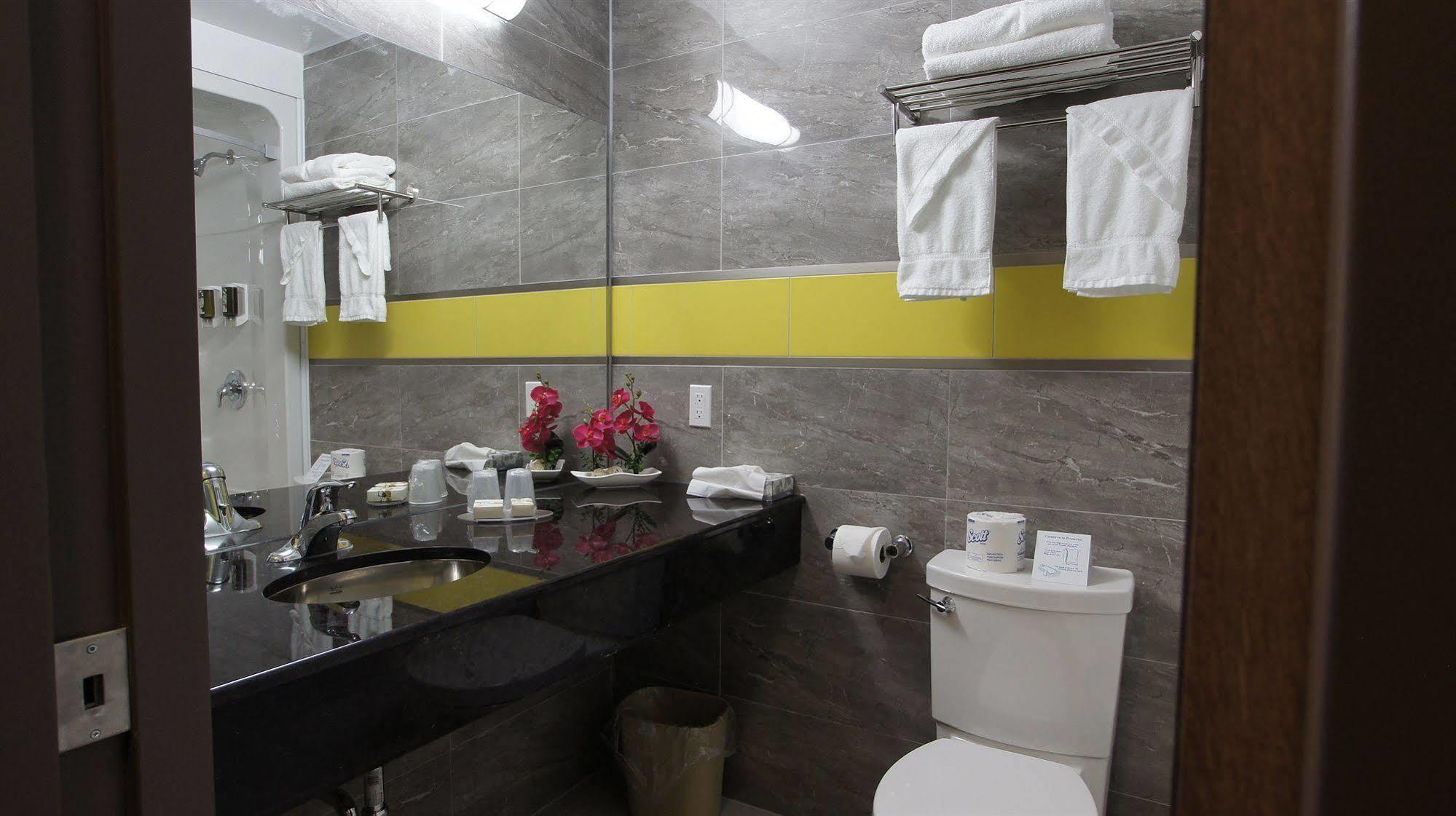 Dreamz Inn กอเดอริช ภายนอก รูปภาพ